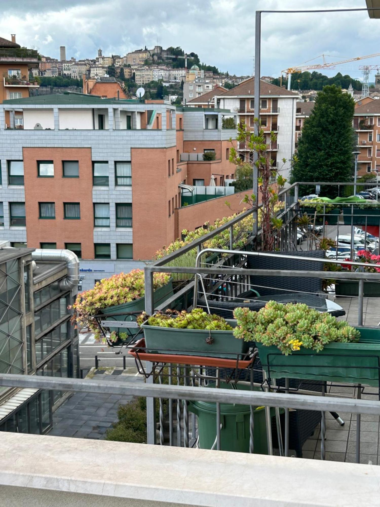 Bed and Breakfast Bed Station -Self Check In- Bergamo Exterior foto