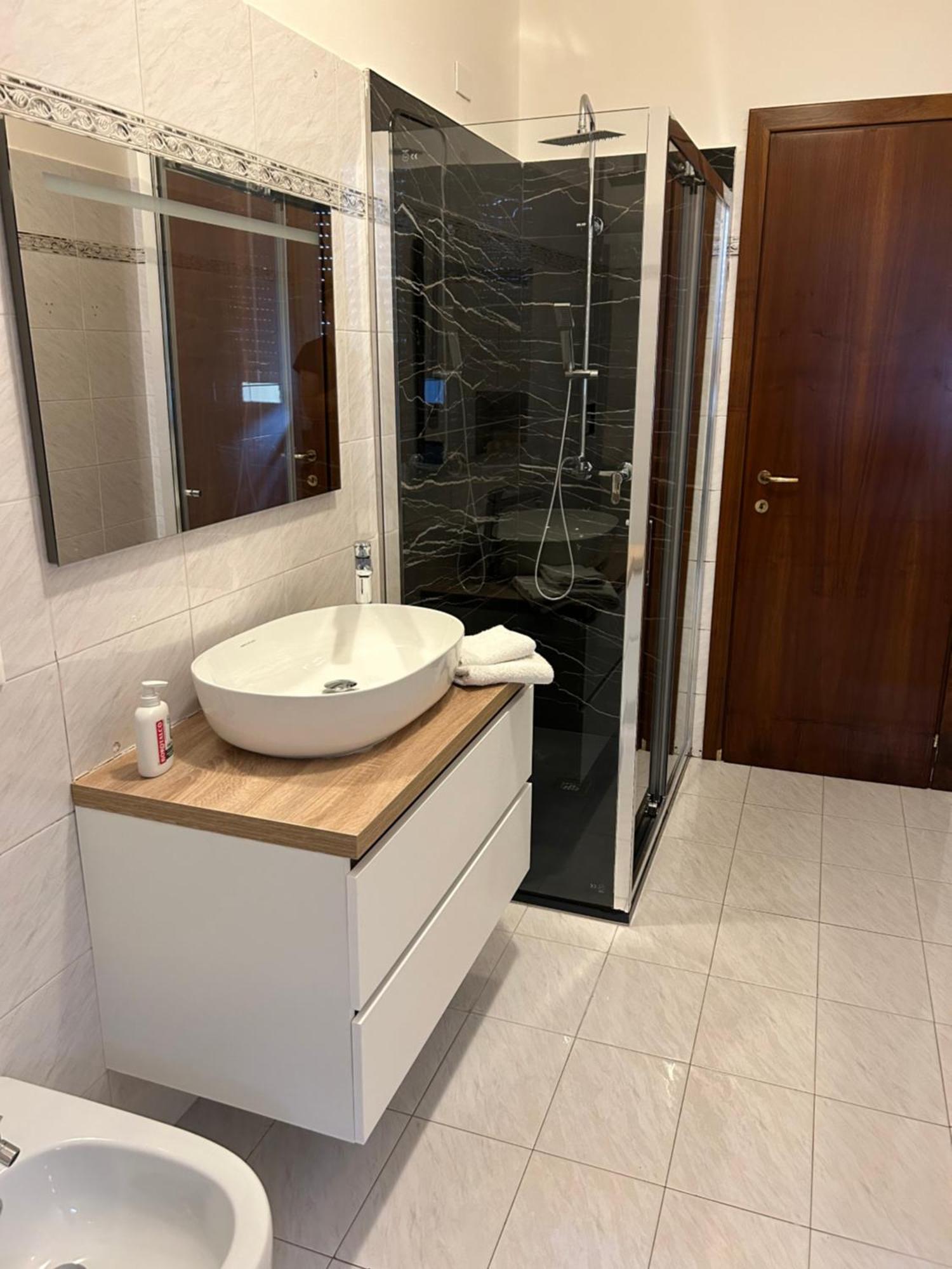 Bed and Breakfast Bed Station -Self Check In- Bergamo Exterior foto